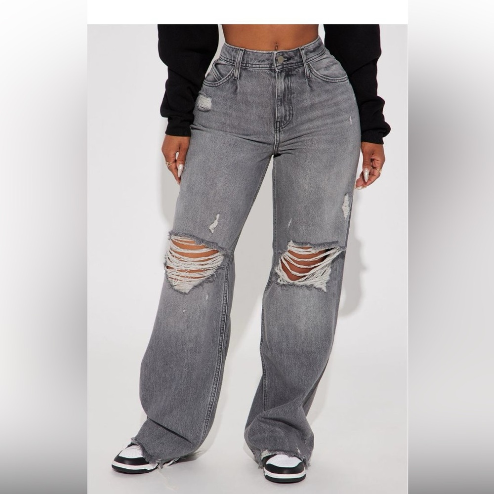 (NWOT) FASHIONOVA DISTRESSED JEANS